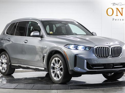 Used 2025 BMW X5 sDrive40i w/ Parking Assistance Package RWD image 1