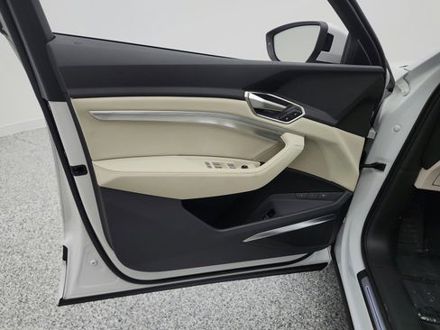 Used 2024 Audi Q8 e-tron Premium Plus w/ Premium Plus Package image 15