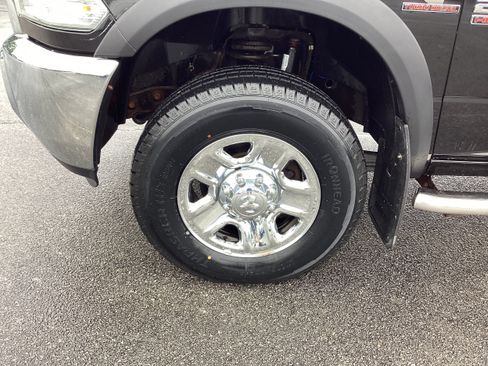 Used 2017 RAM 2500 SLT AWD/4WD image 9