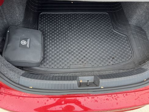 Certified 2022 Volkswagen Jetta SE image 30