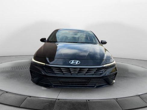 Used 2025 Hyundai Elantra Sport image 8