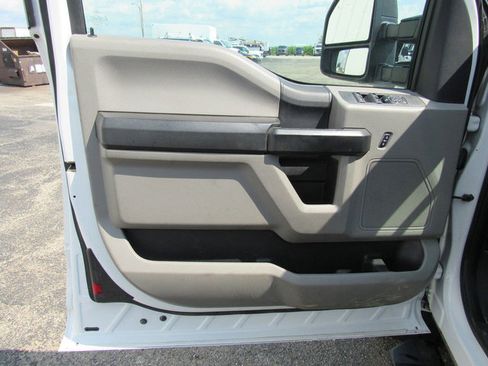 Used 2018 Ford F350 XL w/ Power Equipment Group AWD/4WD image 32
