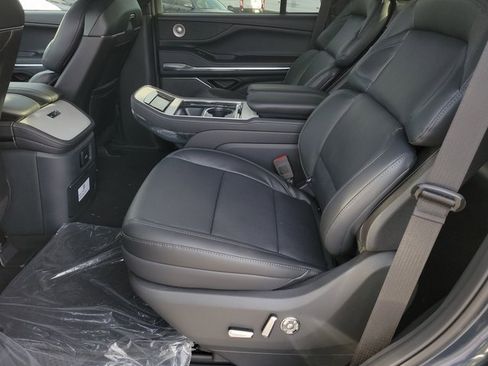 New 2025 Lincoln Navigator Reserve w/ Jet Appearance Package image 7