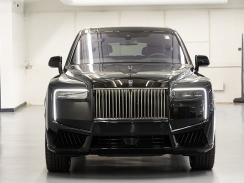 Certified 2025 Rolls-Royce Cullinan Black Badge AWD/4WD image 7
