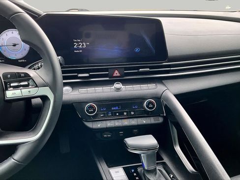 Certified 2023 Hyundai Elantra Limited FWD image 7