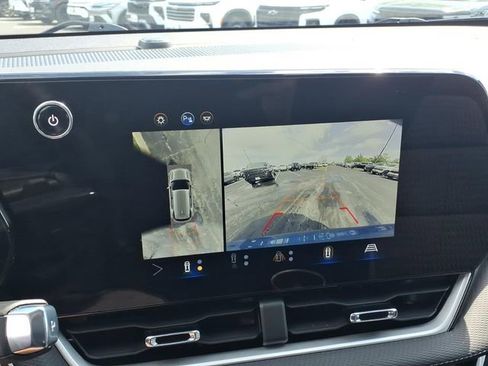 Used 2025 Chevrolet Equinox LT w/ Safety and Technology Package FWD image 6