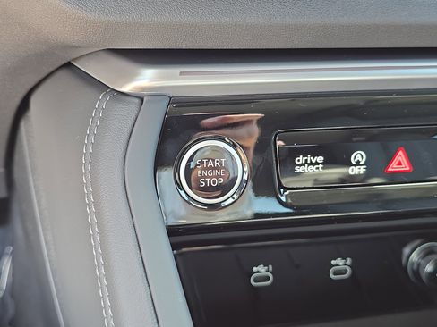 New 2025 Audi Q5 Prestige image 30