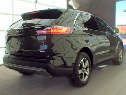 Used 2024 Ford Edge SEL w/ Convenience Package AWD/4WD image 4