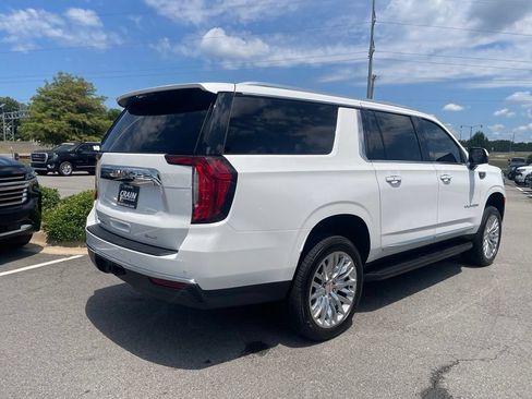 Used 2024 GMC Yukon XL SLT w/ SLT Premium Package AWD/4WD image 7