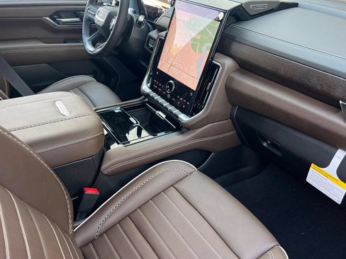 New 2026 GMC Yukon Denali Ultimate AWD/4WD image 15