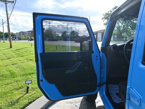 Used 2017 Jeep Wrangler Unlimited Sport AWD/4WD image 24