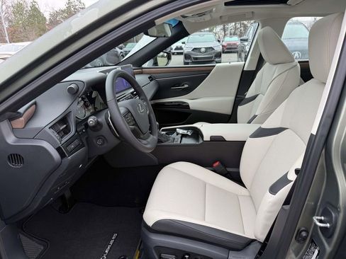 Used 2025 Lexus ES 350 Premium w/ Premium Package image 12