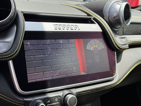 Used 2017 Ferrari GTC4Lusso AWD/4WD image 39