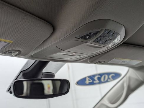 Used 2024 Chrysler Pacifica Touring-L FWD image 39