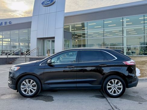 Certified 2019 Ford Edge Titanium w/ Equipment Group 301A image 3