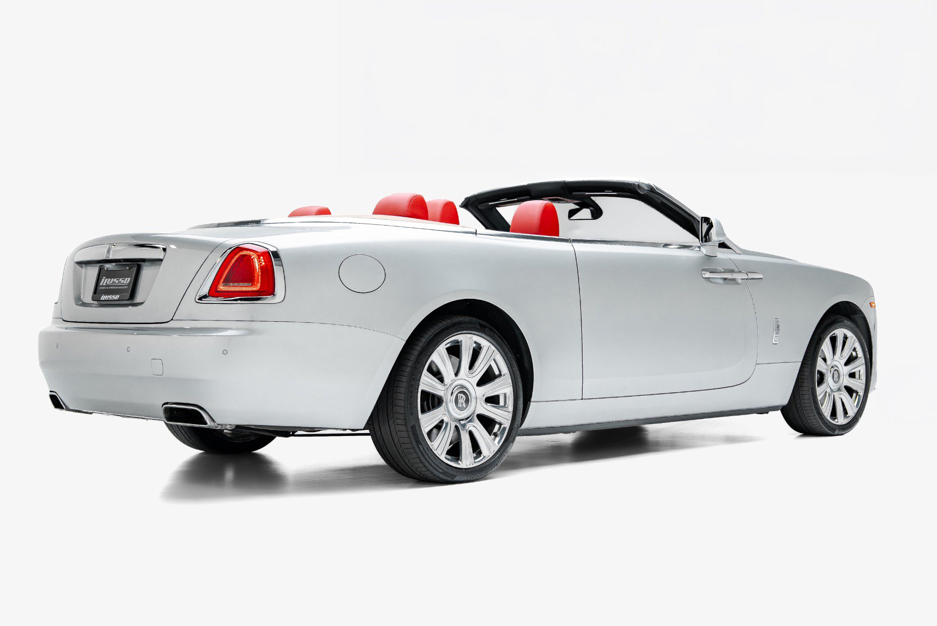 Used 2016 Rolls-Royce Dawn RWD image 12