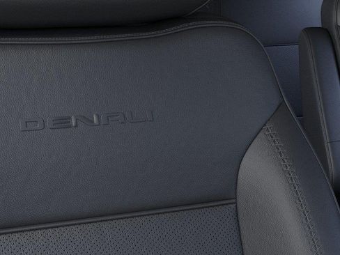 New 2026 GMC Yukon Denali w/ Denali Reserve Package AWD/4WD image 21