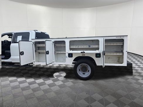 Used 2023 Ford F550 2WD Crew Cab Super Duty image 13
