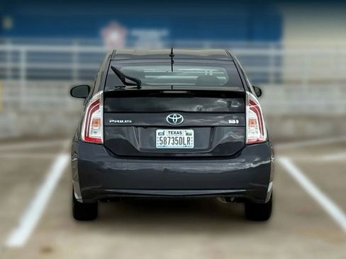 Used 2015 Toyota Prius Two image 7