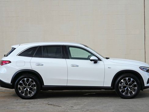 Used 2025 Mercedes-Benz GLC 350e 4MATIC image 56