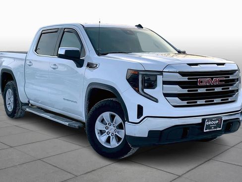 Used 2023 GMC Sierra 1500 SLE image 3