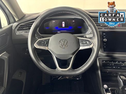 Used 2024 Volkswagen Tiguan SE image 15