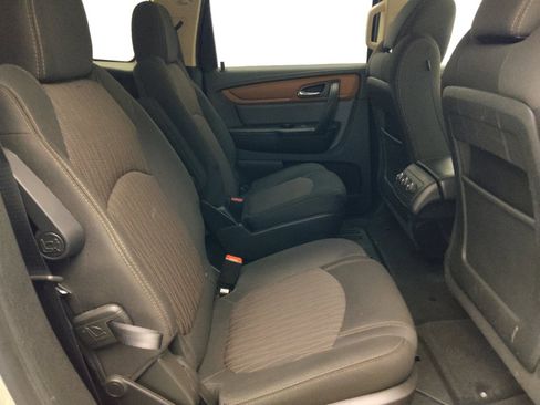 Used 2017 Chevrolet Traverse LT w/ Style and Technology Package FWD image 19