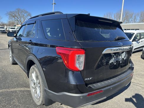 Used 2020 Ford Explorer XLT w/ Equipment Group 202A AWD/4WD image 5