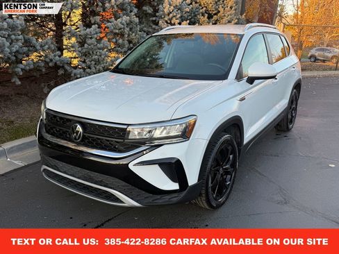 Used 2022 Volkswagen Taos SE image 2
