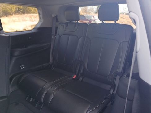 Used 2023 Jeep Grand Cherokee L Limited w/ Black Appearance Package image 39