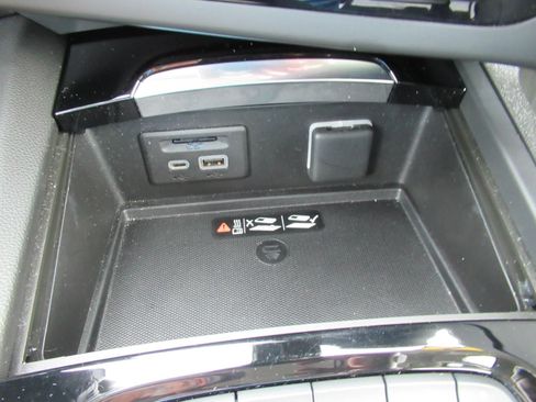 Used 2023 Buick Envision Avenir FWD image 28