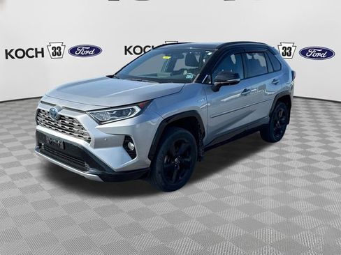 Used 2021 Toyota RAV4 XSE AWD/4WD image 3