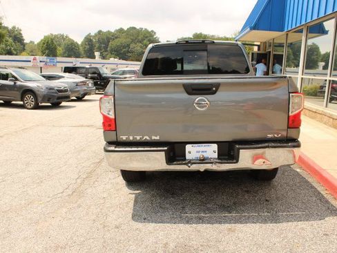 Used 2017 Nissan Titan PRO-4X AWD/4WD image 5