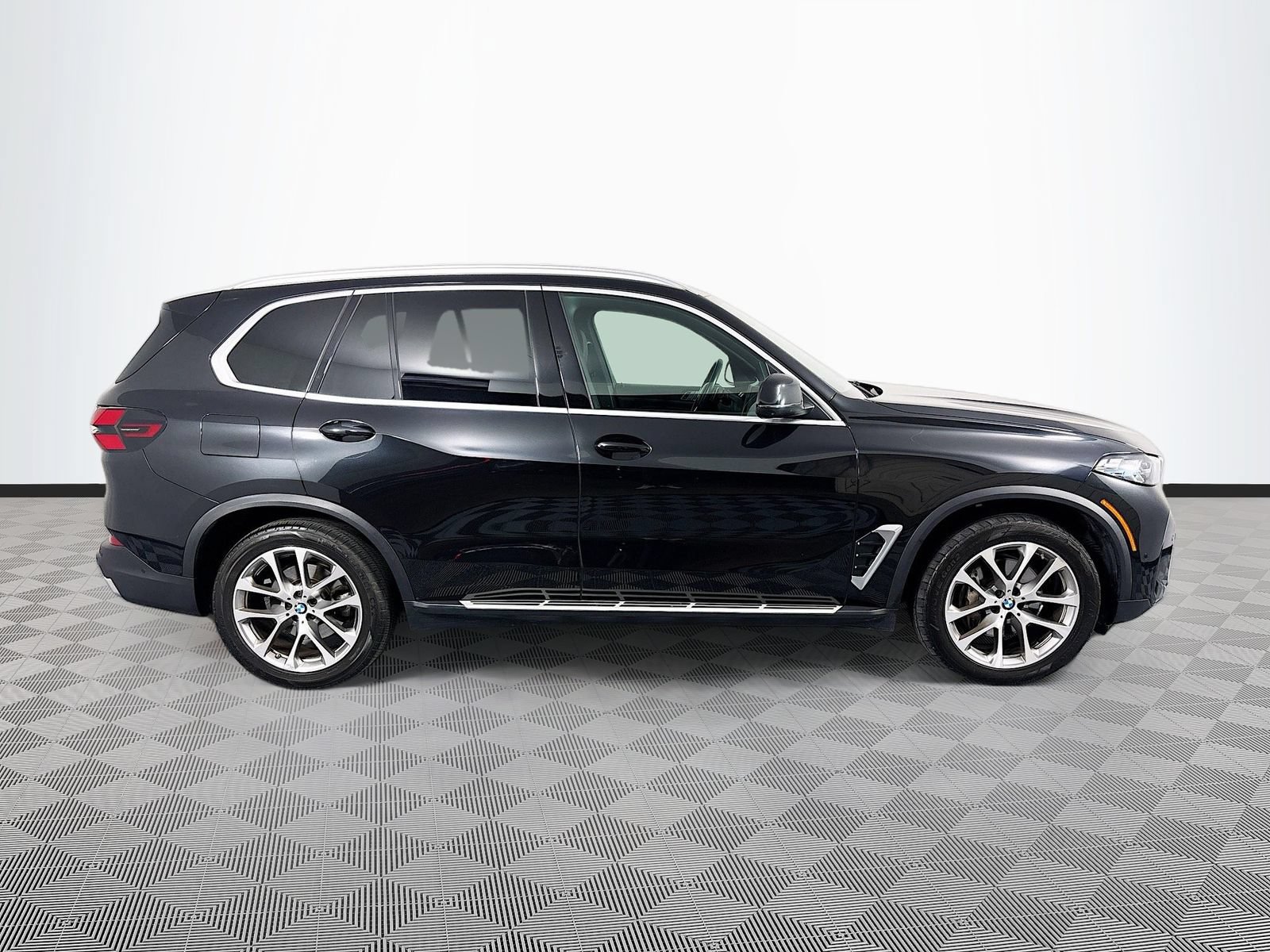Used 2024 BMW X5 xDrive40i AWD/4WD image 8