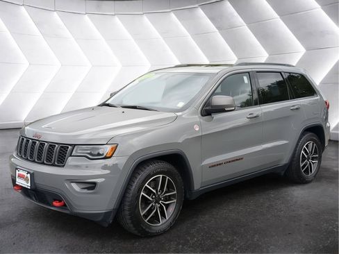 Used 2021 Jeep Grand Cherokee Trailhawk w/ Trailhawk Luxury Group AWD/4WD image 2