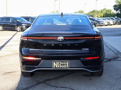 Used 2024 Toyota Crown XLE image 5