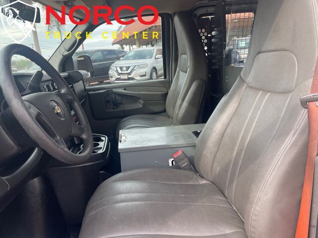 Used 2014 Chevrolet Express 2500 RWD image 17