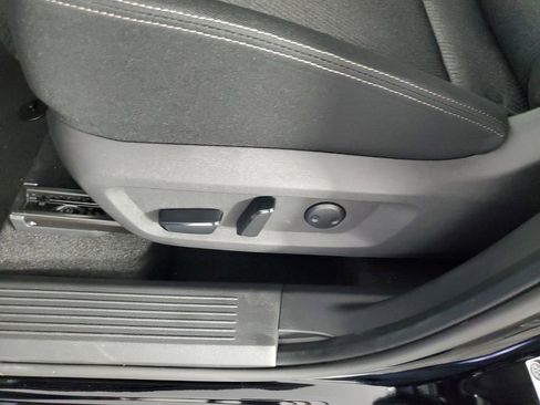 Used 2025 Nissan Rogue SV FWD image 30