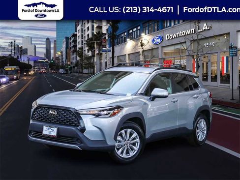 Used 2022 Toyota Corolla Cross LE image 1