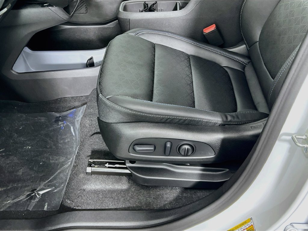 New 2027 Chevrolet Bolt LT w/ Super Cruise Package FWD image 19