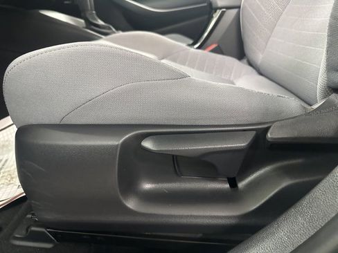 Certified 2025 Toyota Corolla SE image 10