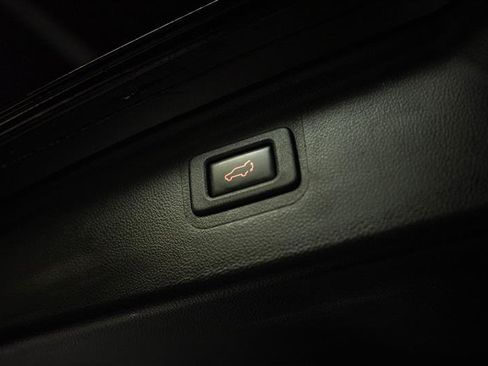 Used 2019 Subaru Outback 2.5i Limited w/ Popular Package #2 image 8