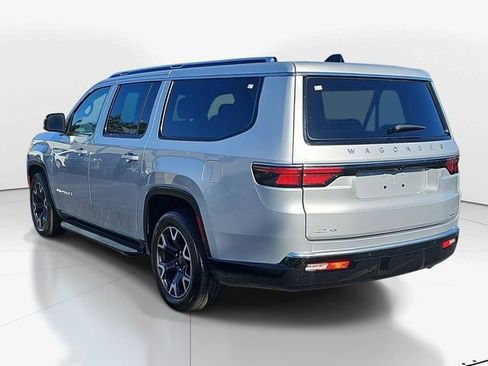 Used 2024 Jeep Wagoneer L Series III w/ Flexible Seating Group image 5
