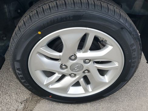 Used 2021 Hyundai Venue SE image 28