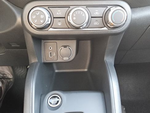 Used 2025 Nissan Kicks Play S image 10