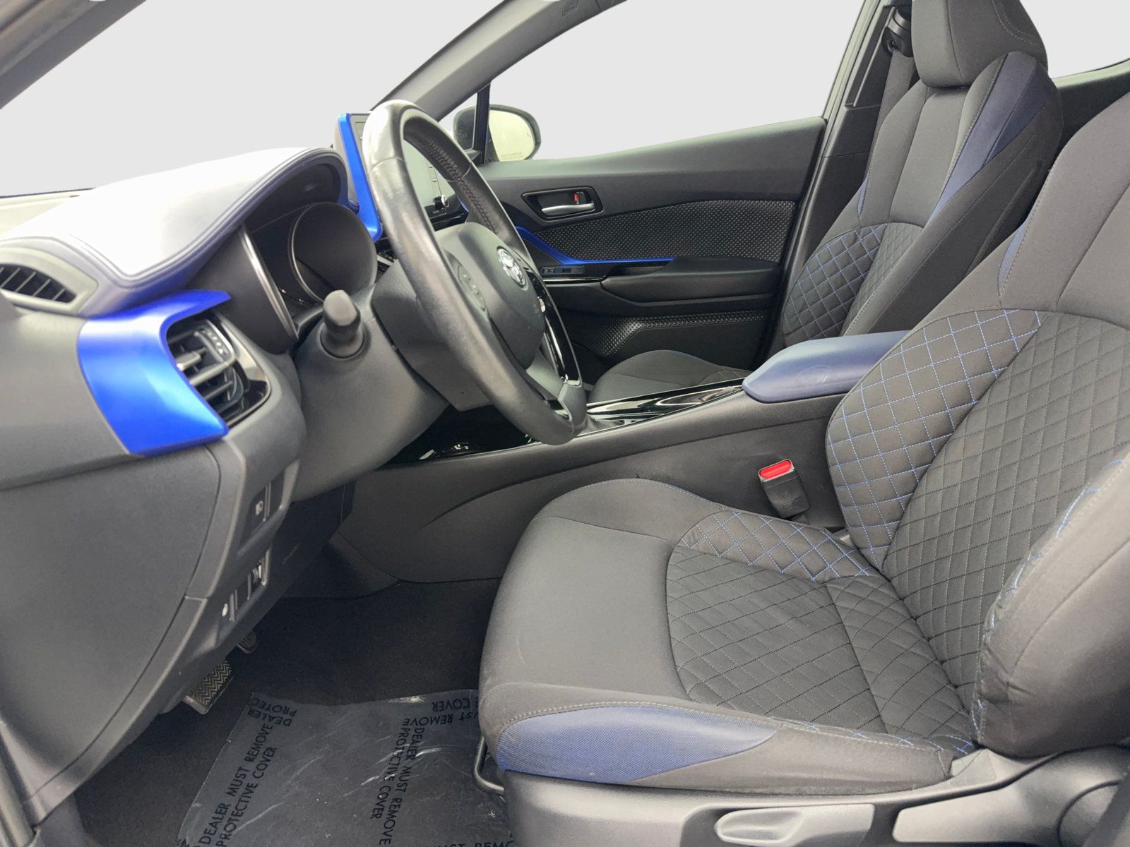 Used 2020 Toyota C-HR XLE FWD image 17