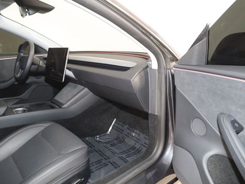 Used 2025 Tesla Model 3 Long Range image 47