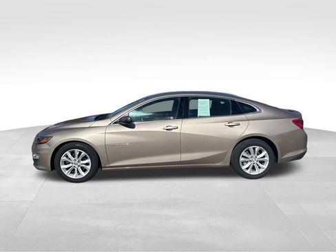 Used 2023 Chevrolet Malibu LT image 2