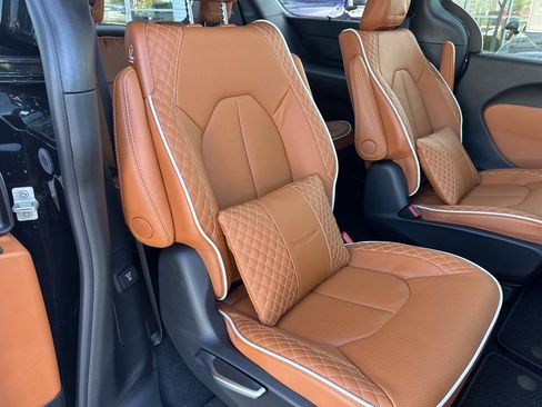 New 2026 Chrysler Pacifica Pinnacle image 52