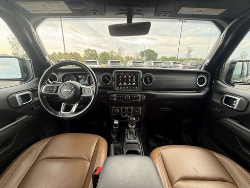 Used 2023 Jeep Wrangler Unlimited Sahara w/ Cold Weather Group AWD/4WD image 28